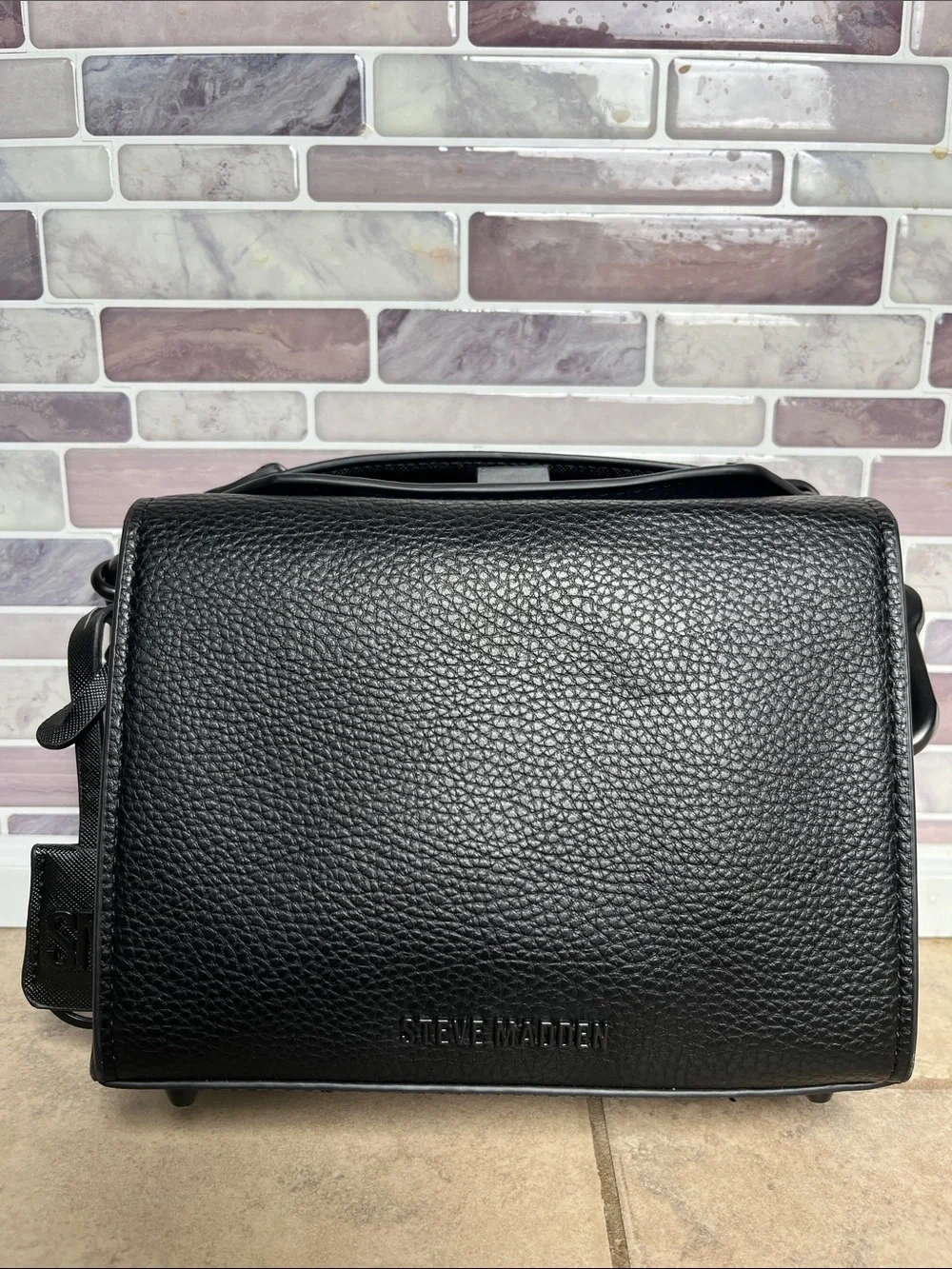 Steve Madden Bkween camera cross body bag with logo taping strap in black - Picture 10 of 17